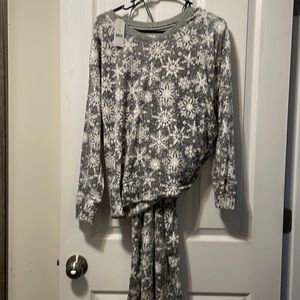 NWT nautical snowflake cozy pajamas